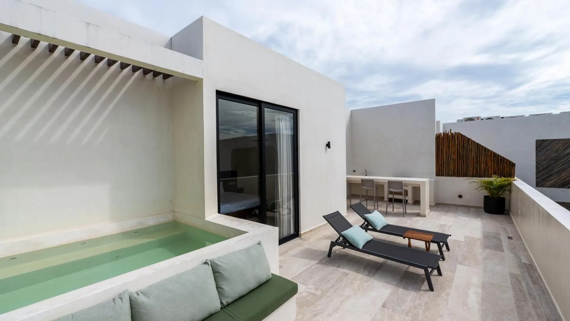 Sleek Penthouse Escape With Rooftop Pool 0*, Τουλούμ Μεξικό